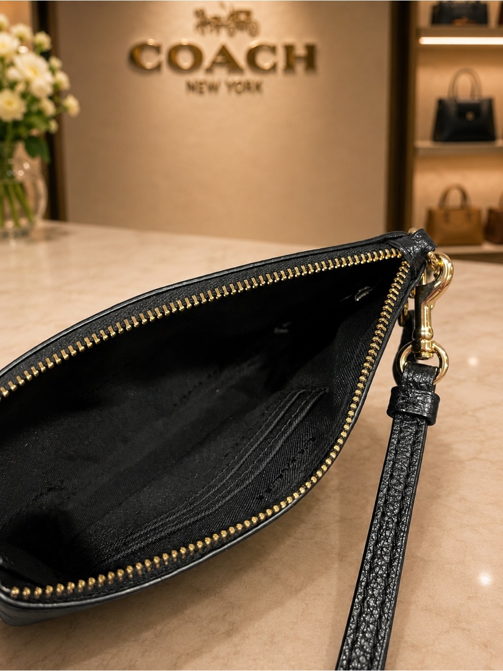 Coach Polished Pebbled Black Leather Wristlet EUC - Picture 4 of 5